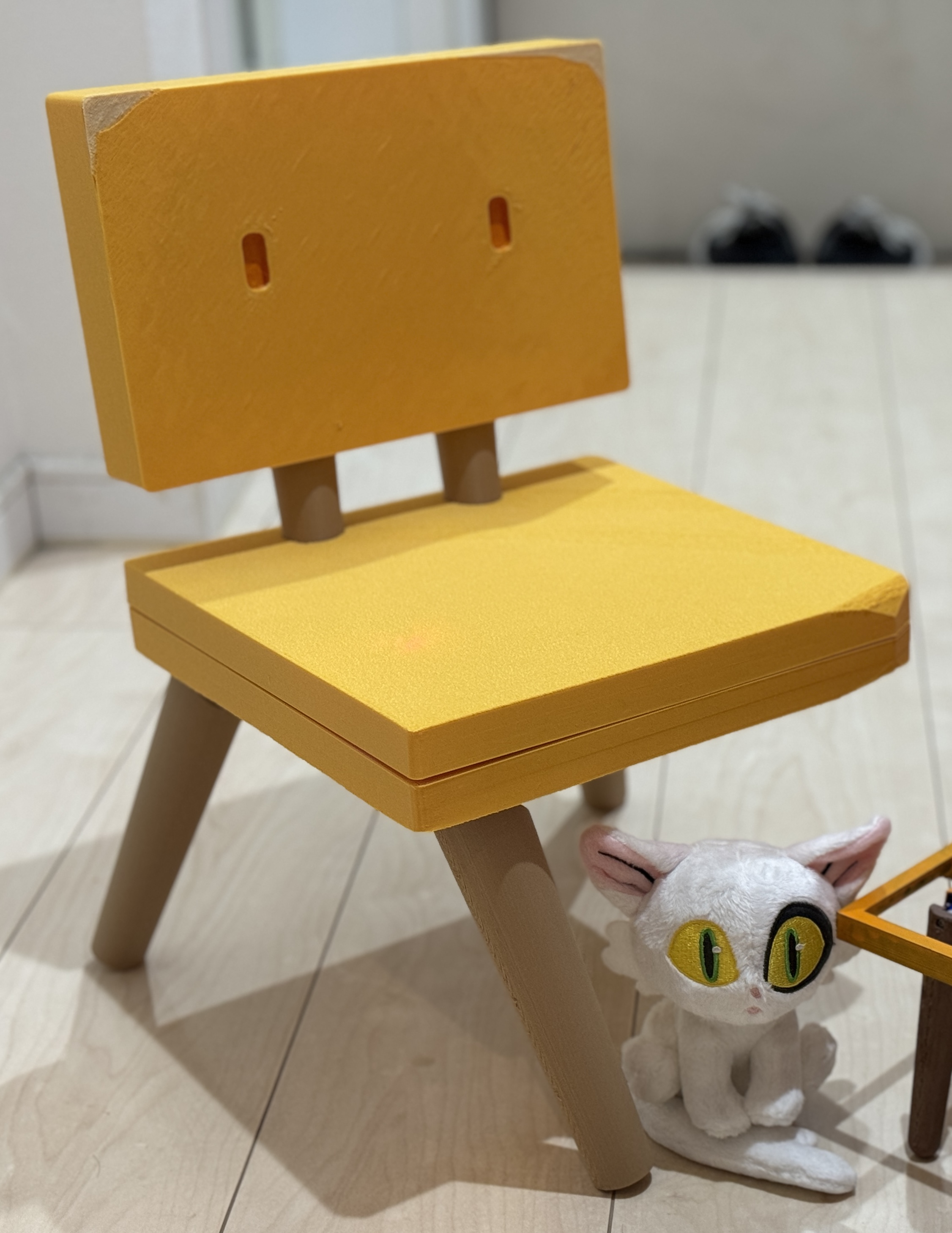 Life-Size Suzume Chair Robot
